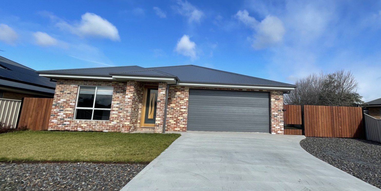 Contemporary Comfort Meets Quiet Country Living